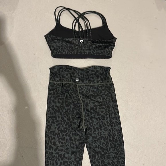 Gap Leopard Workout Set - Picture 7 of 8